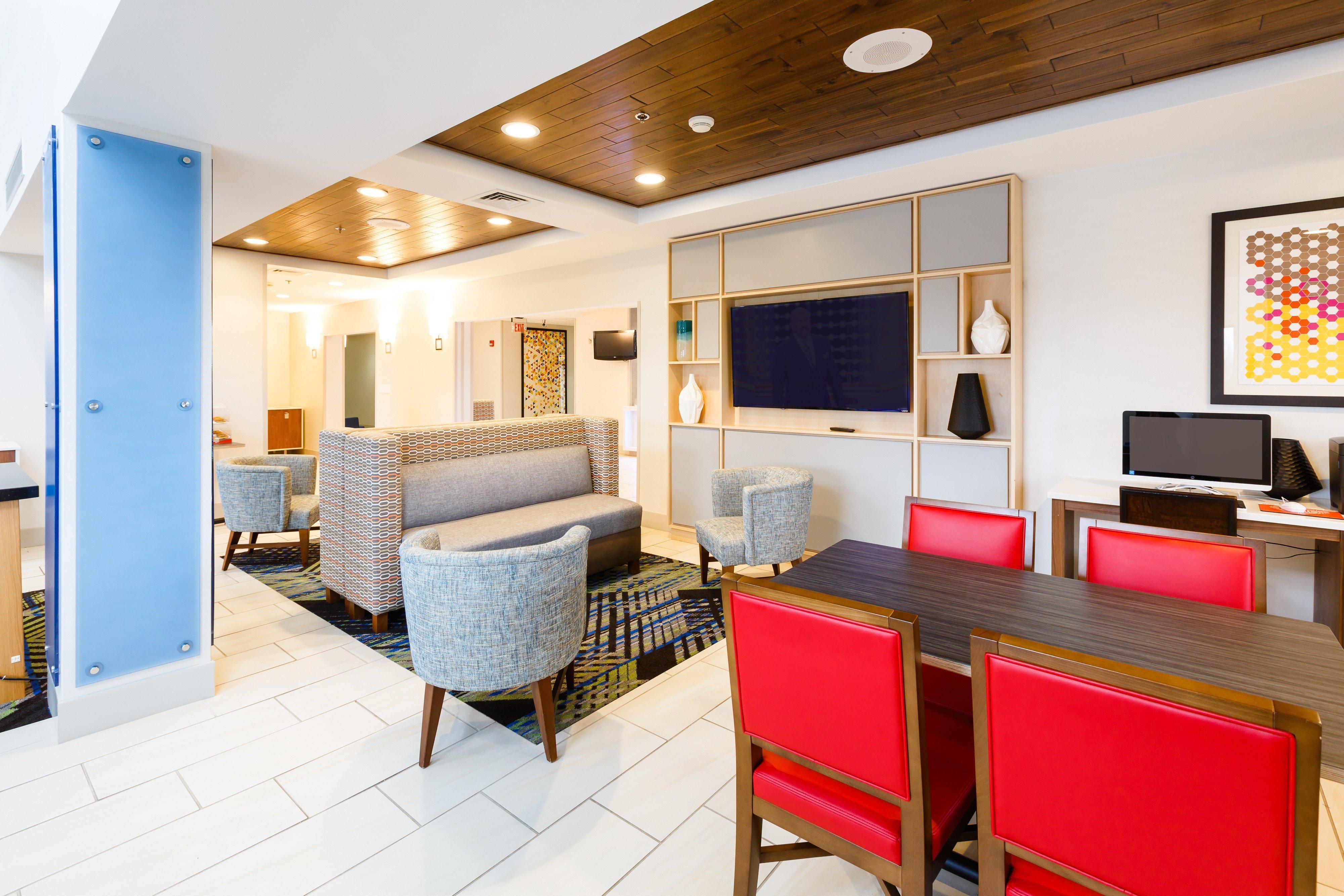 Holiday Inn Express & Suites Shelbyville By Ihg Exterior foto